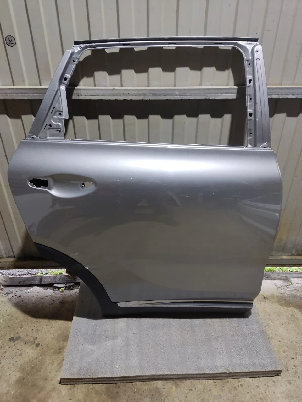 Дверь Kia Sorento 3 2020 77004C5010, задняя правая