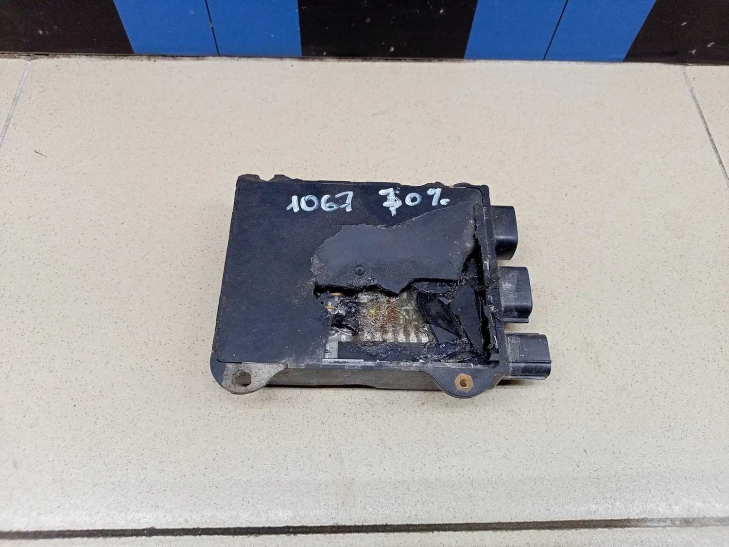 Блок электронный Hi Lux 2005-2015