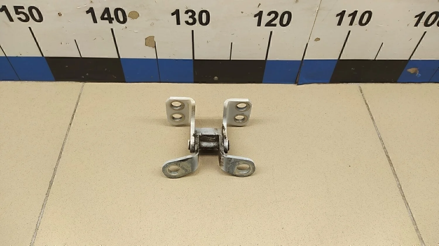 Петля двери багажника GX460 2009>