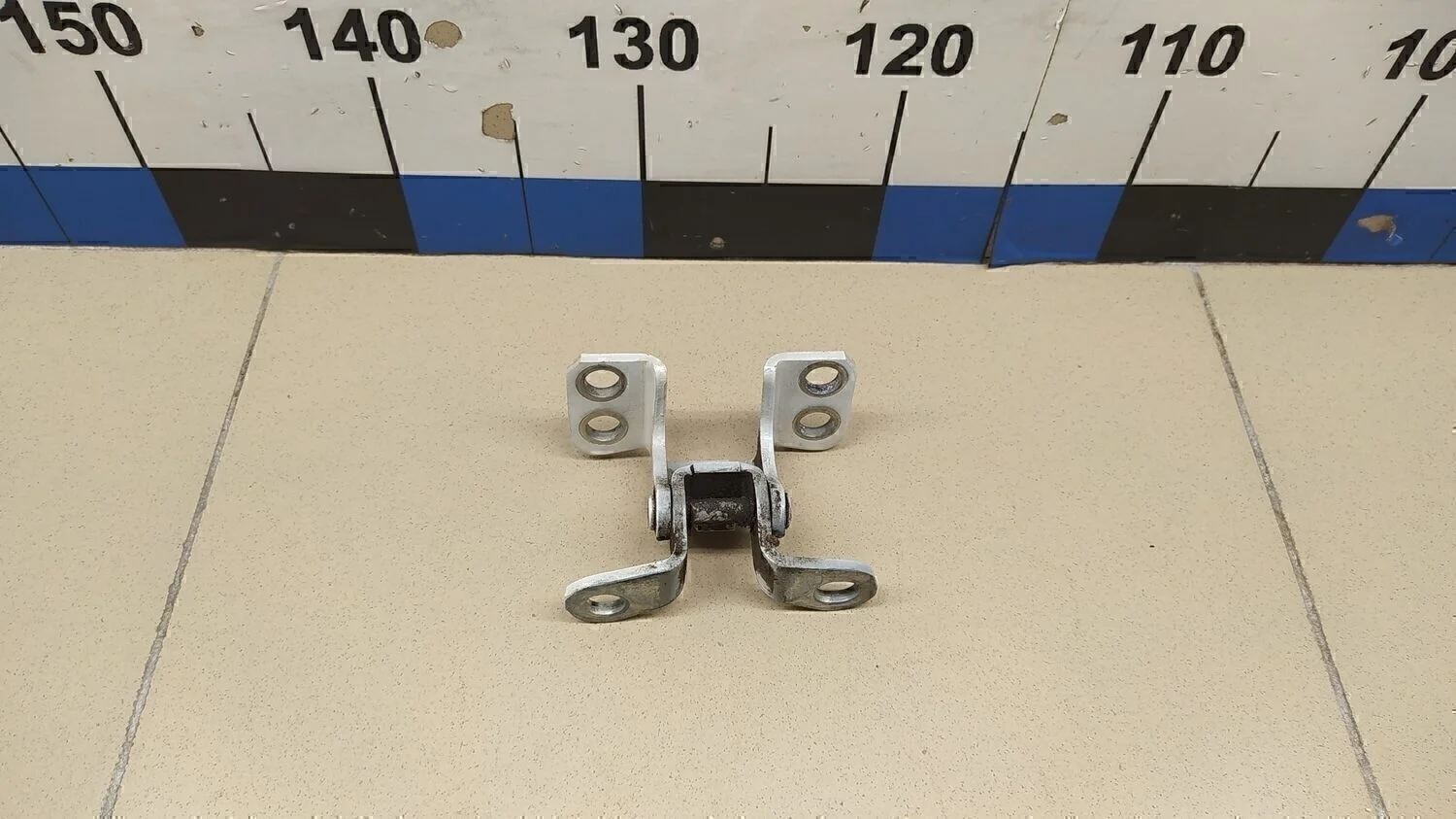 Петля двери багажника GX460 2009>