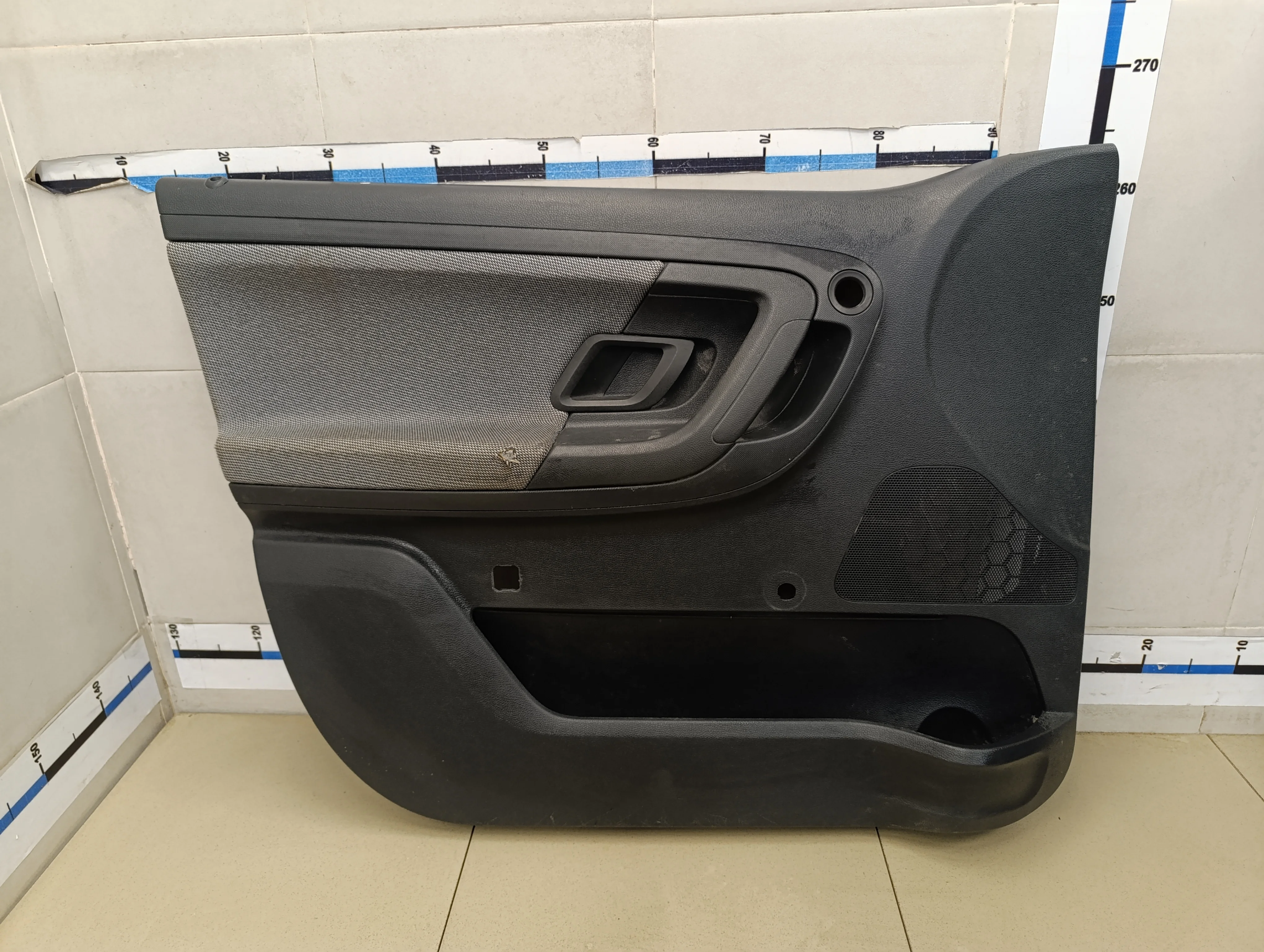 Обшивка двери передней левой Fabia 2007-2015