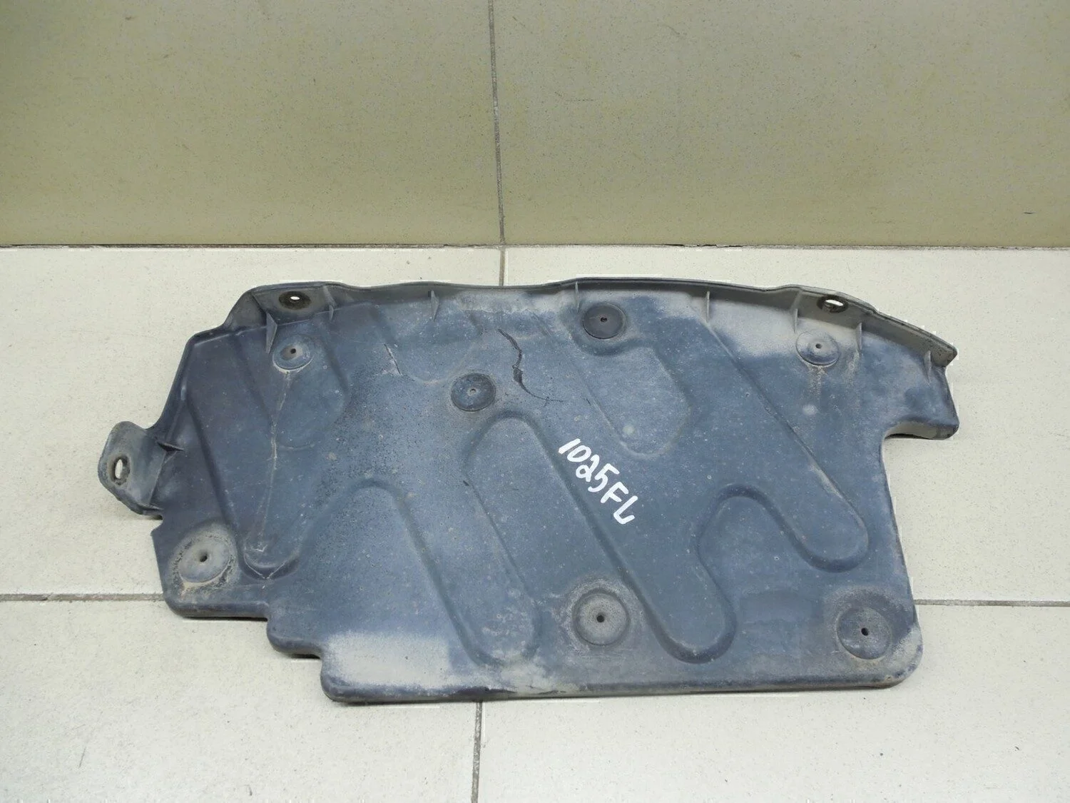 Пыльник двигателя боковой левый Sorento 2009>