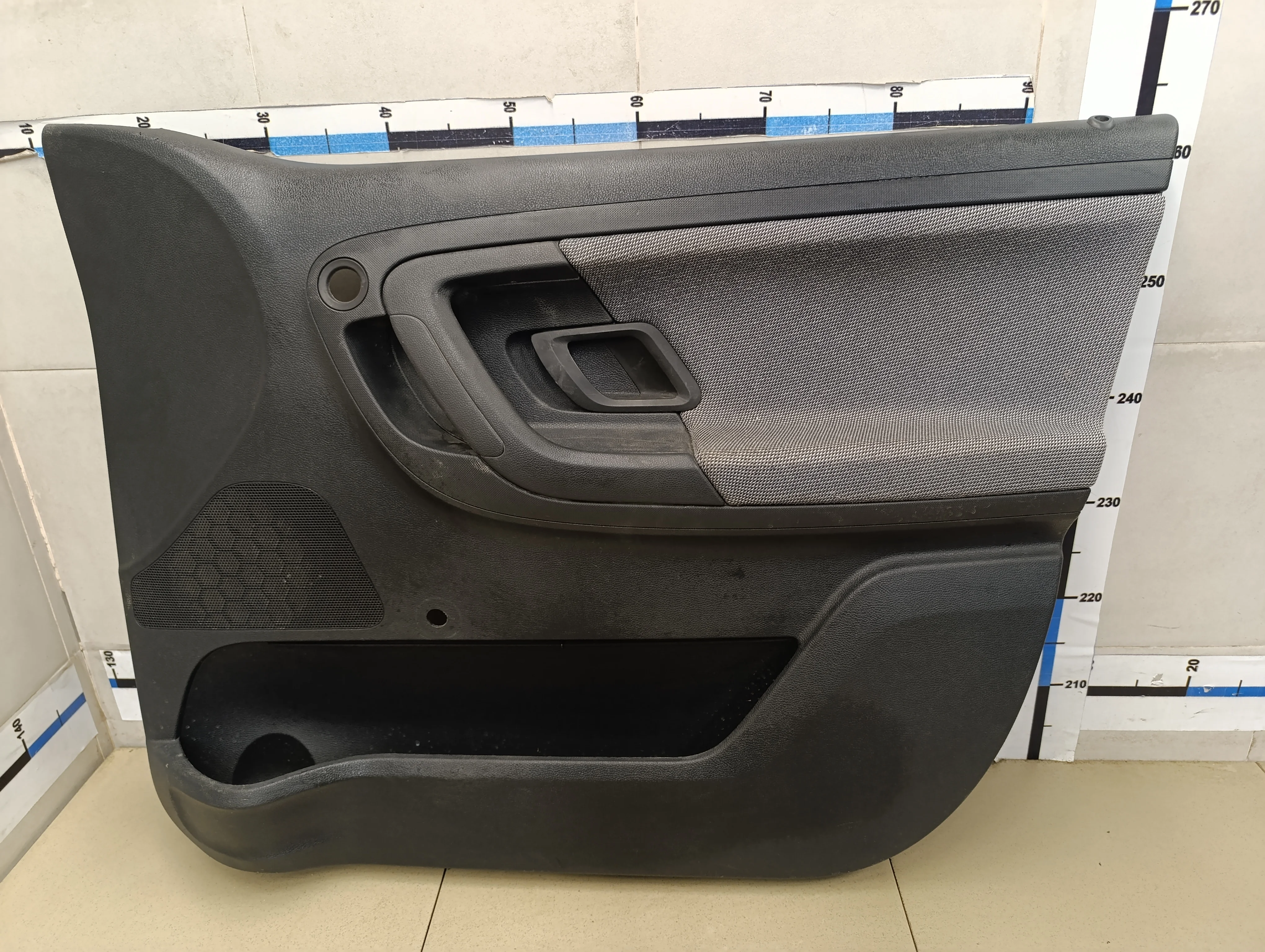 Обшивка двери передней правой Fabia 2007-2015