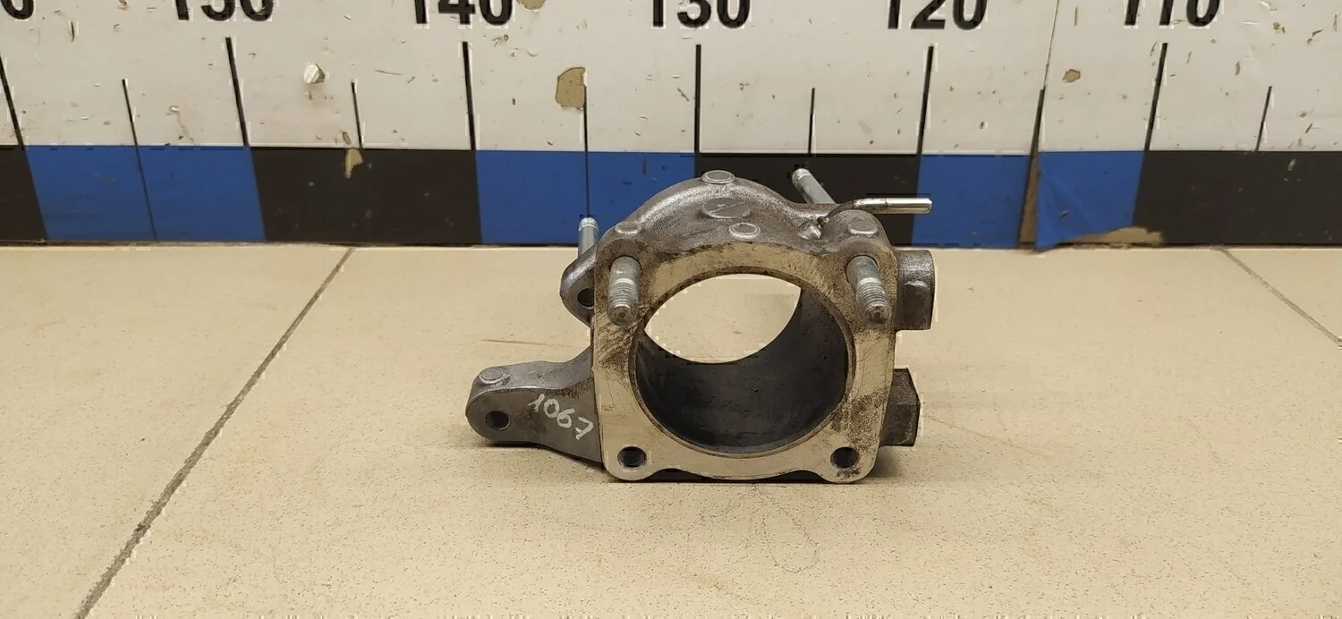 Фланец вент. картер. газов Hi Lux 2005-2015