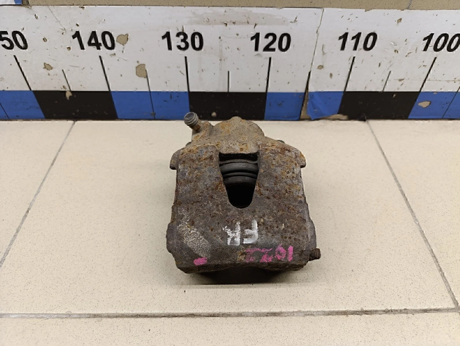 Суппорт передний правый A3 (8L1) 1996-2003