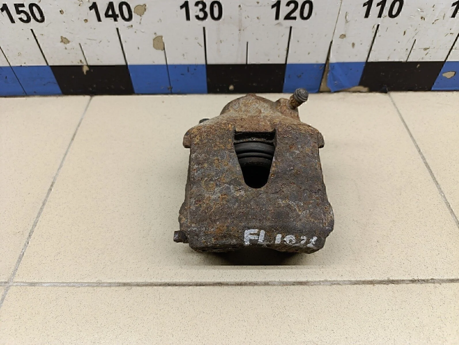 Суппорт передний левый A3 (8L1) 1996-2003