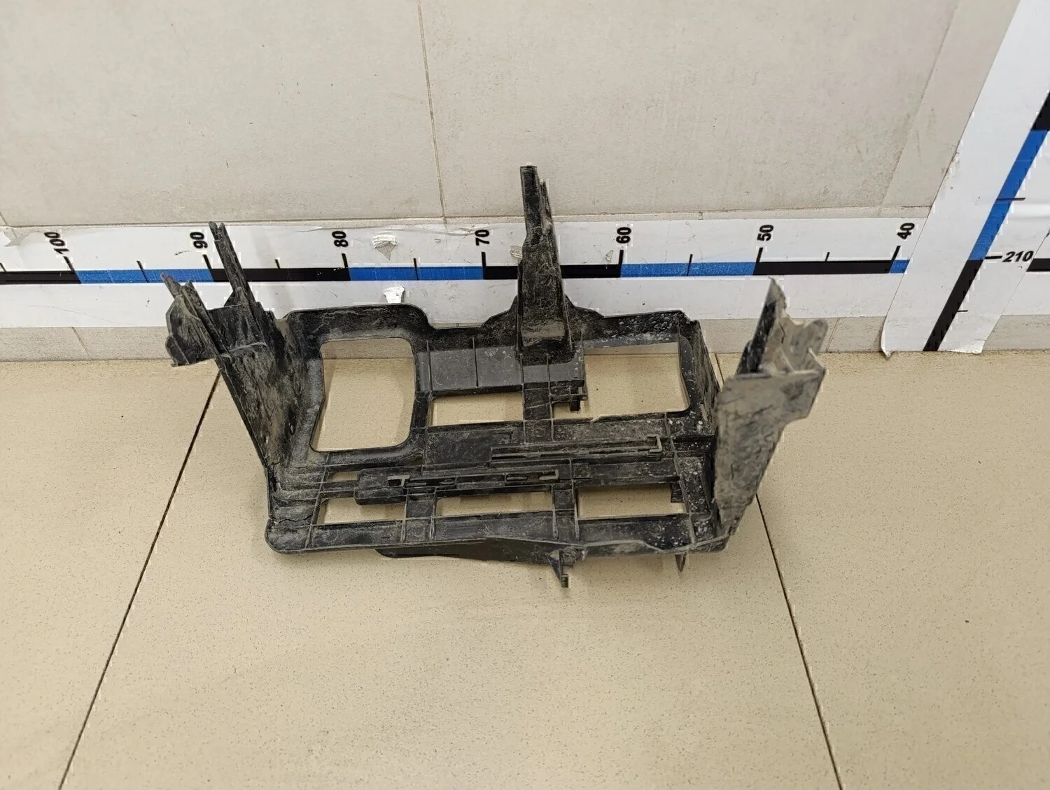 Крепление аккумулятора Fabia 2007-2015