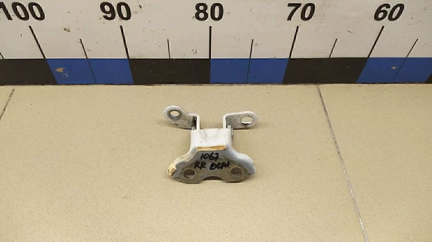 Петля двери задней правой верхняя Avensis II 2003-2008