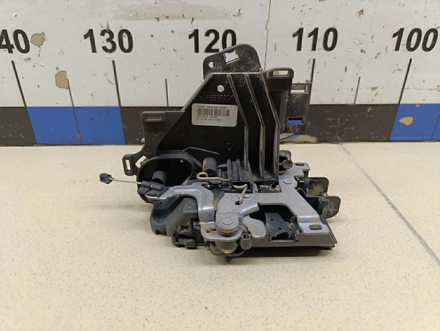 Замок двери задней правой Fabia 2007-2015