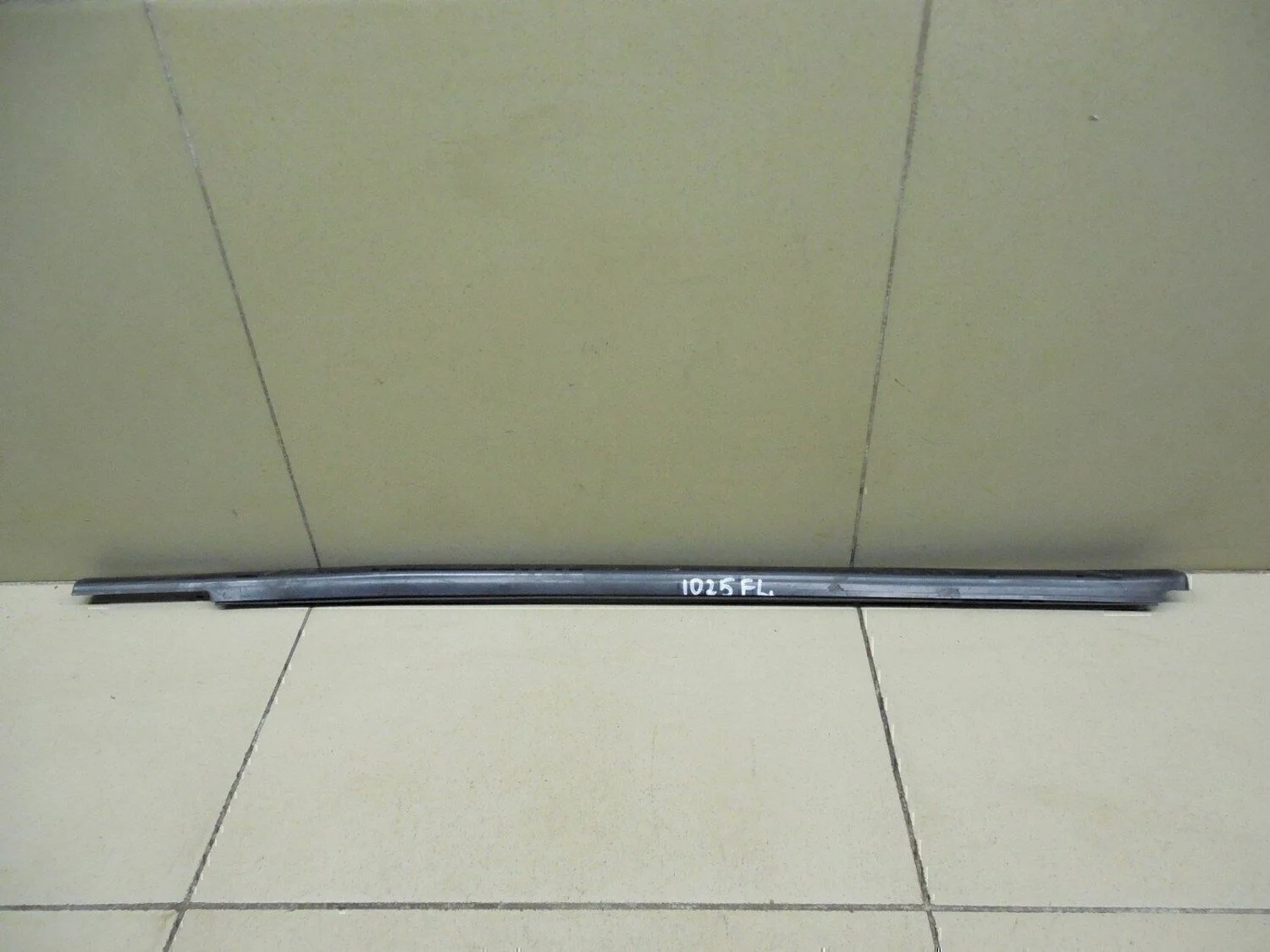 Накладка стекла переднего левого Santa Fe (CM) 2006-2012