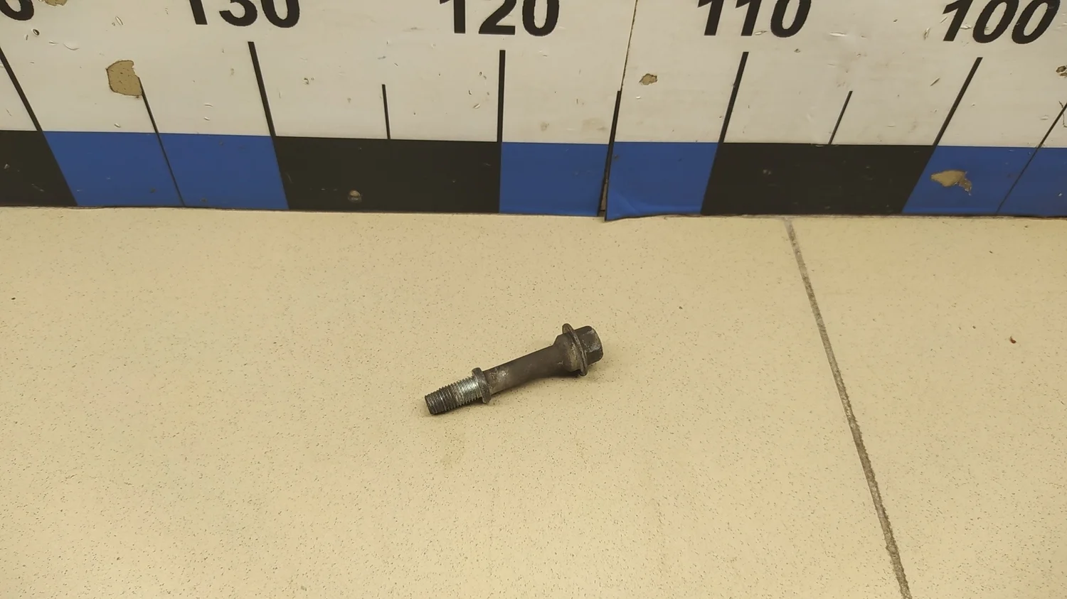 Болт подвески глушителя Avensis II 2003-2008