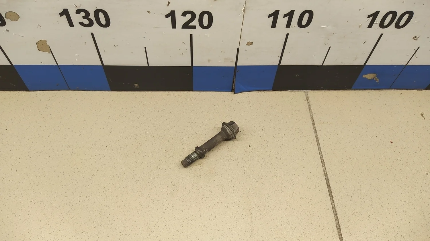 Болт подвески глушителя Avensis II 2003-2008