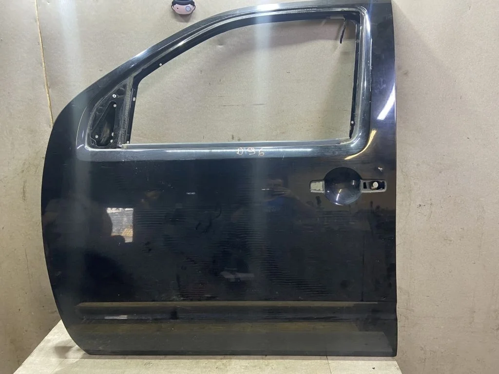 Дверь передняя левая Nissan Pathfinder R51M