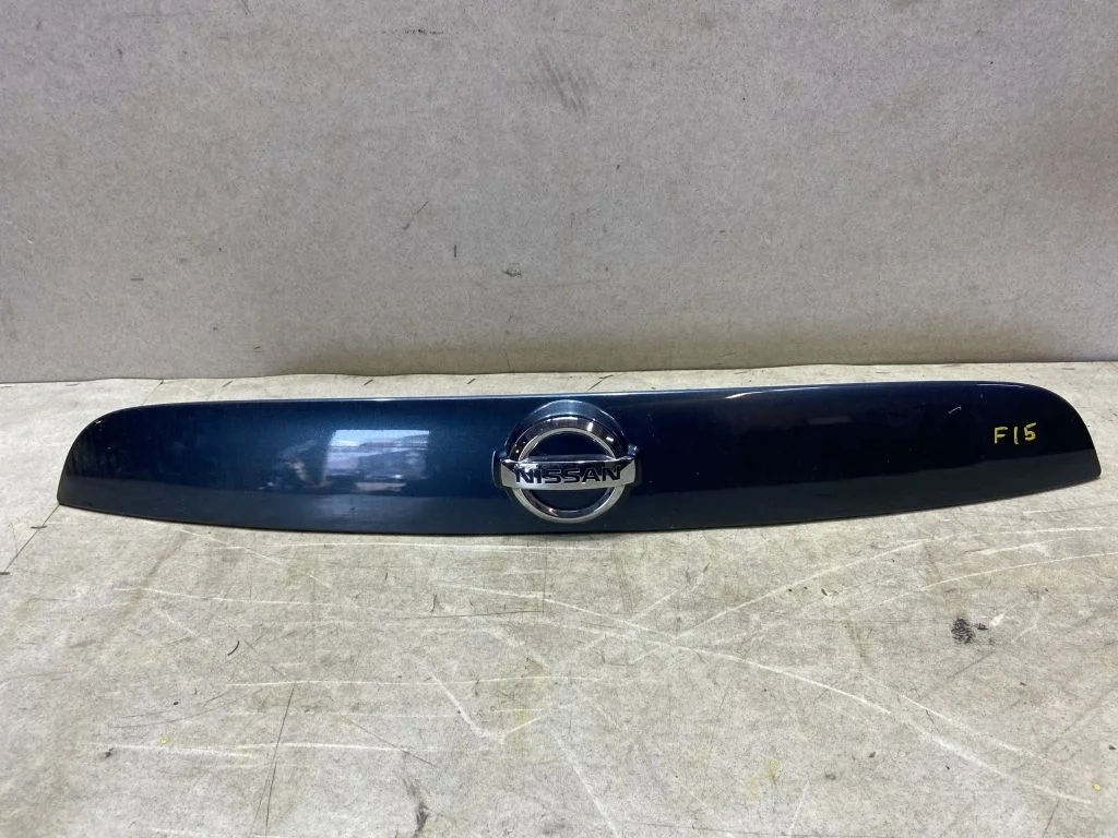 Накладка двери багажника Nissan Juke F15 Жук 2013