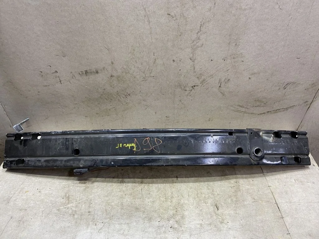 Усилитель переднего бампера Nissan Qashqai J11