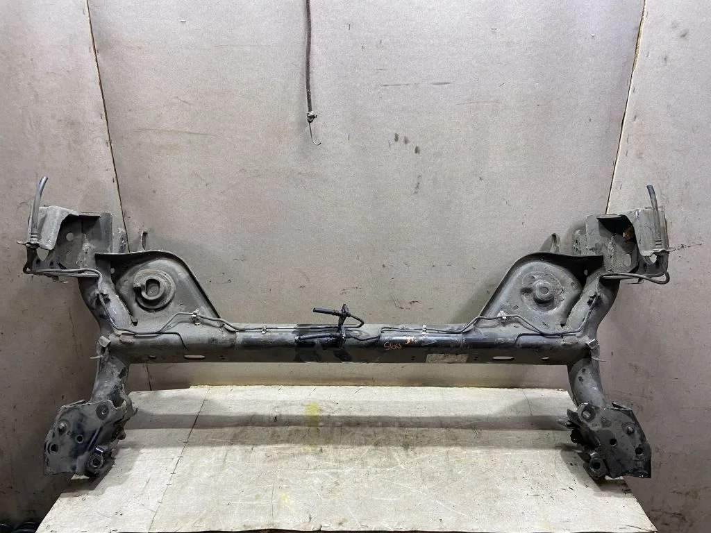 Балка задняя Nissan Juke F15 Жук 555011KK0A