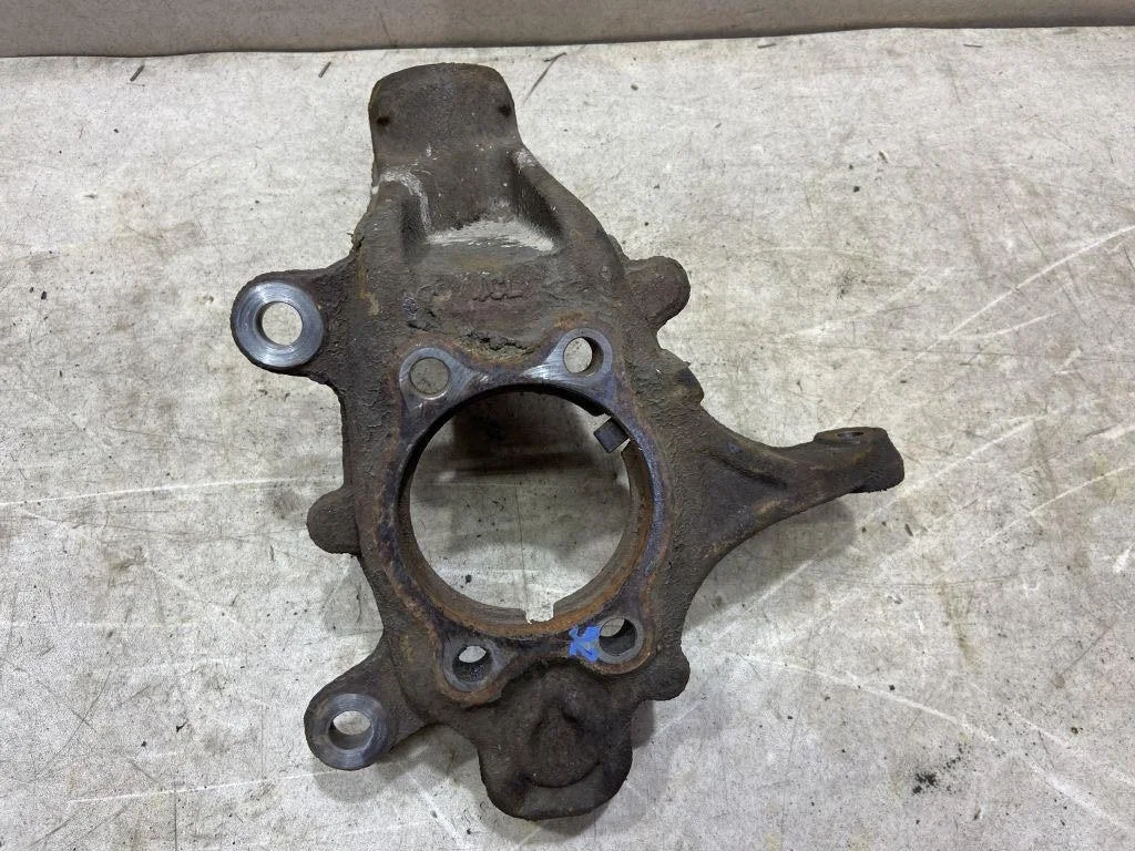 Кулак поворотный левый Nissan X-Trail T32