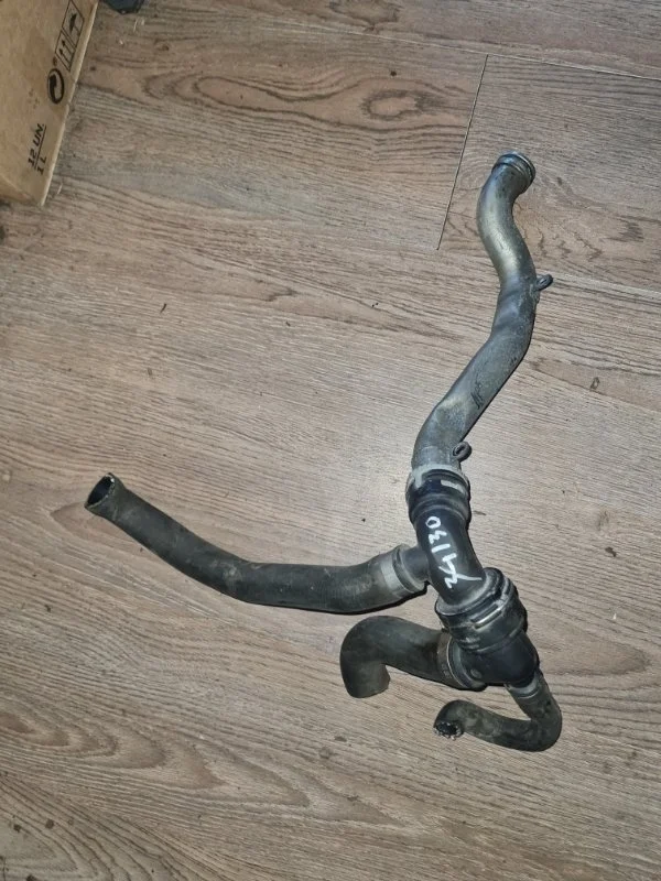 Патрубок с тройником Volvo S80 2009 AS