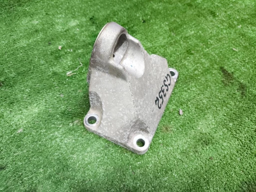 Б.у. кронштейн опоры двигателя LEXUS GS350 GRS191 LEXUS GS350 GRS191