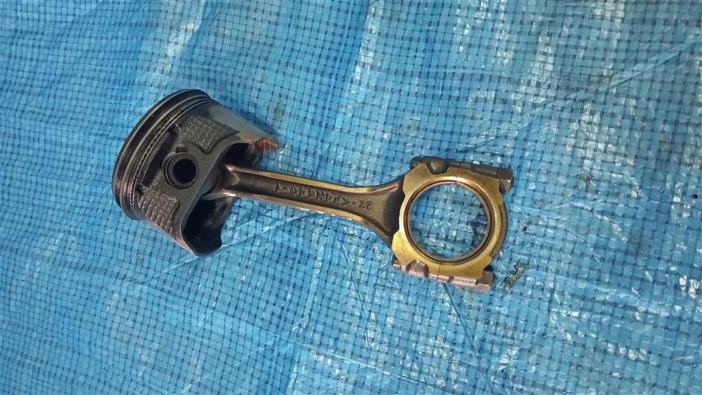 Б.у. шатун NISSAN PRIMERA P12 NISSAN PRIMERA P12