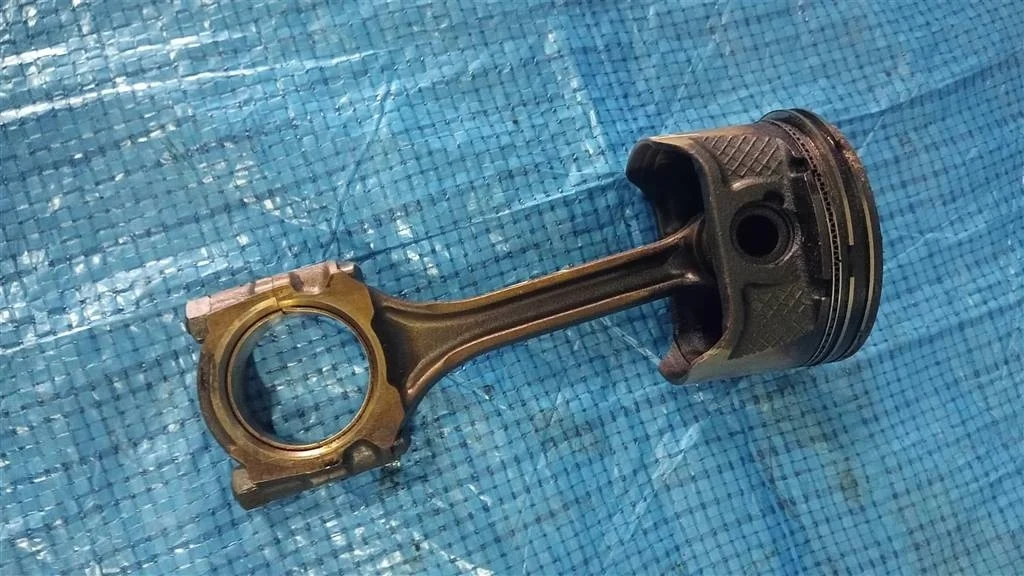 Б.у. шатун NISSAN PRIMERA P12 NISSAN PRIMERA P12