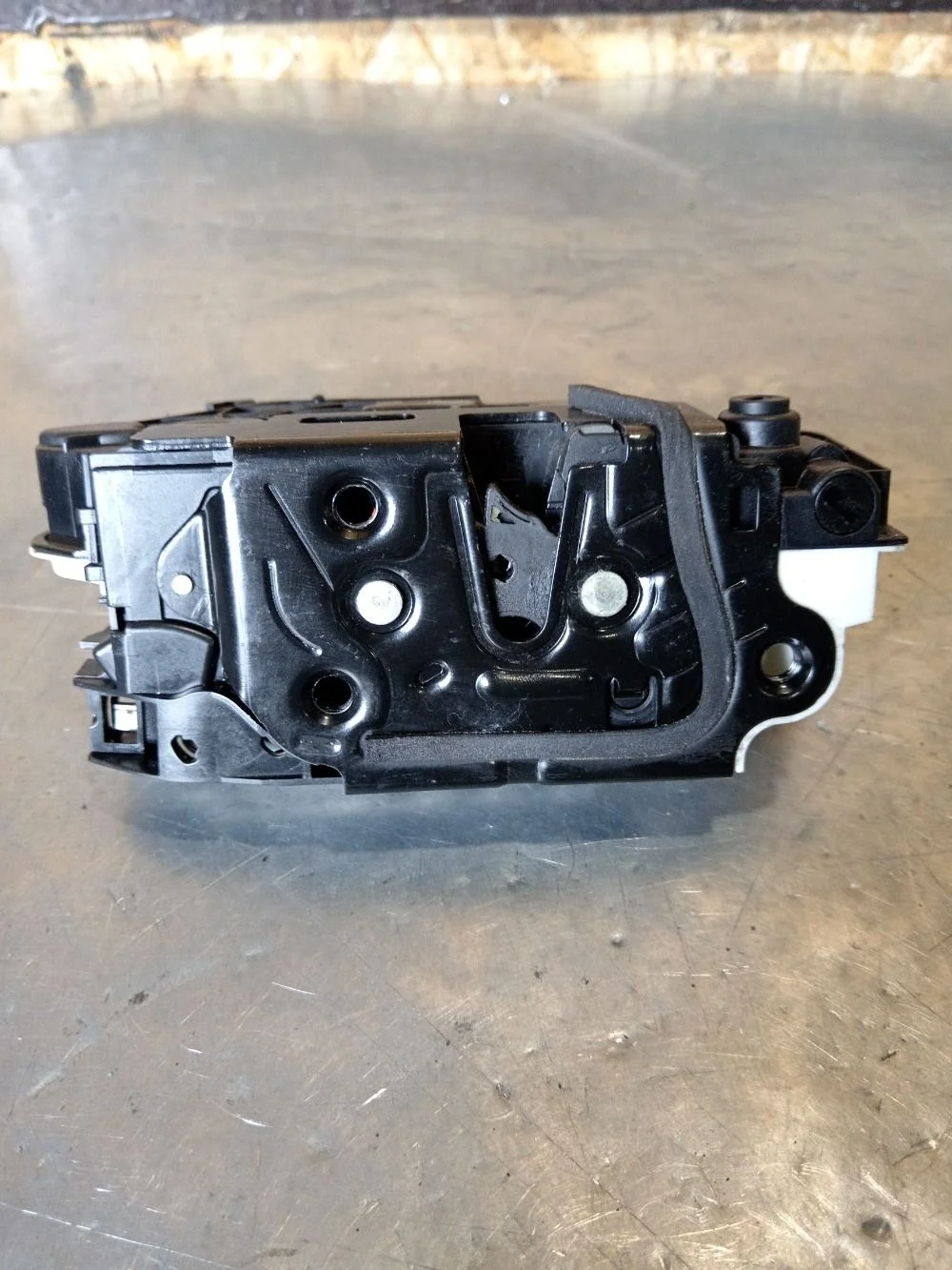 Замок двери задней правой Volkswagen Tiguan I (2007—2011) 2010 2T/C9X