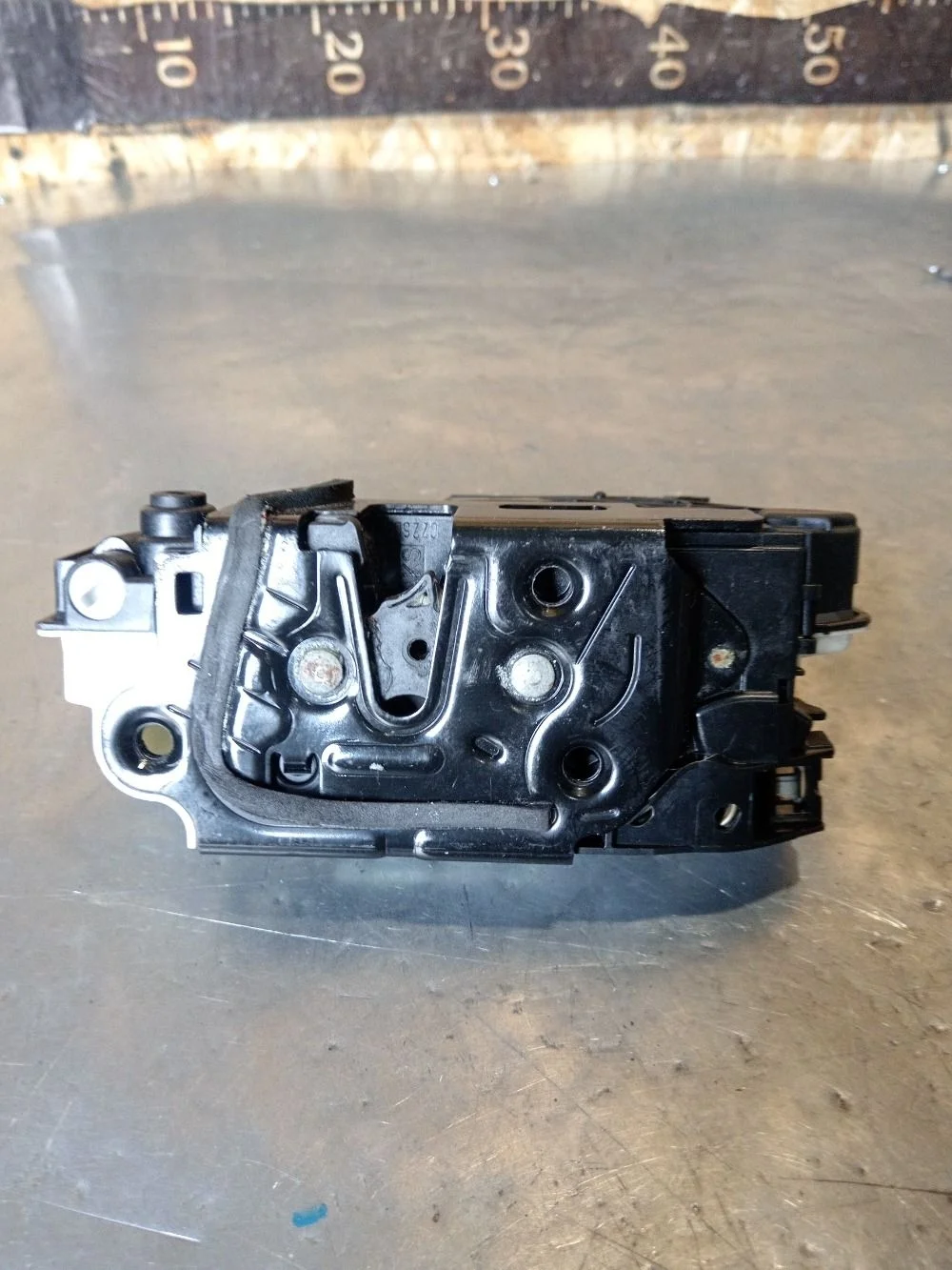 Замок двери задней левой Volkswagen Tiguan I (2007—2011) 2010 2T/C9X