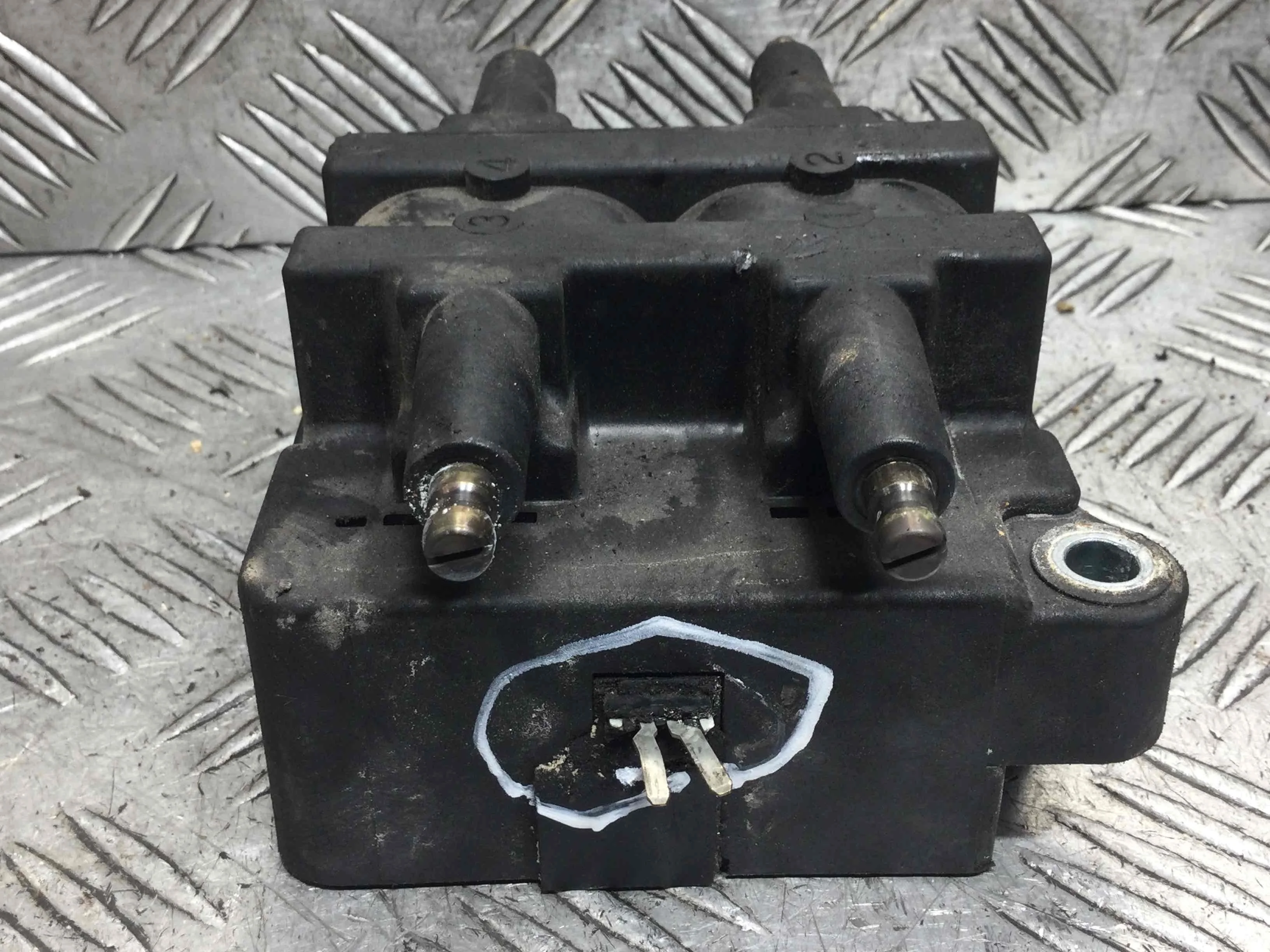 Катушка зажигания Subaru Impreza 2 поколение [2-й рестайлинг] (2005-2007) бензин 2.0 i Автомат