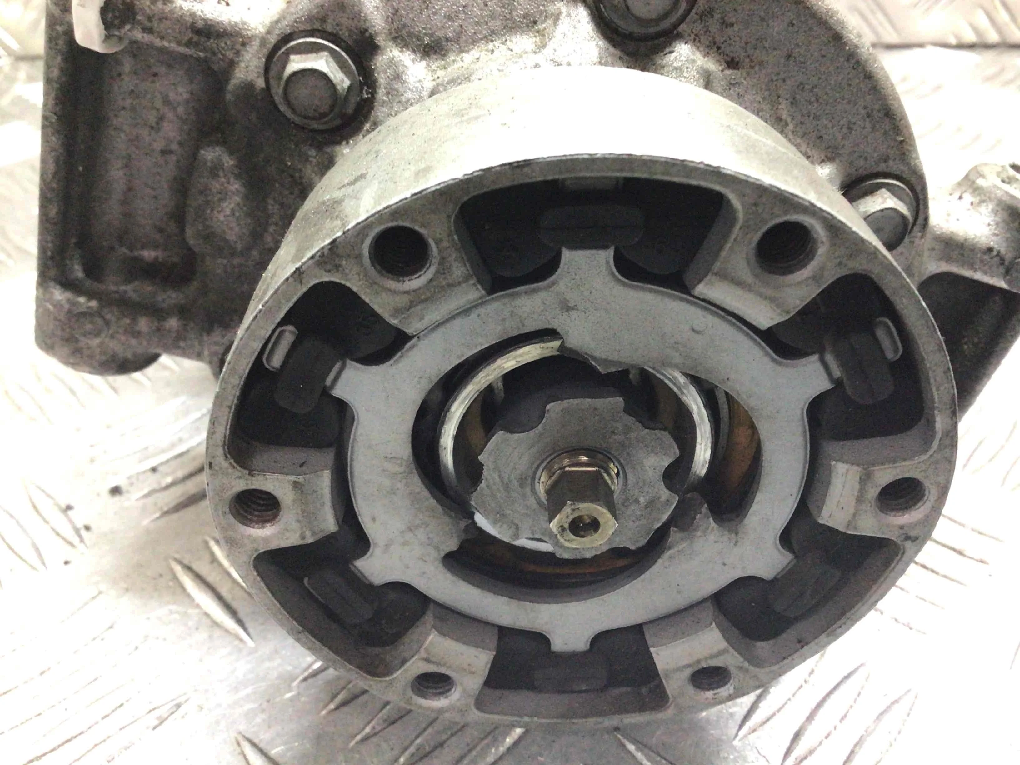 Компрессор кондиционера Audi A8 A8 D4 (4H2) 2009 - 2018 бензин 4.2 Автомат Седан