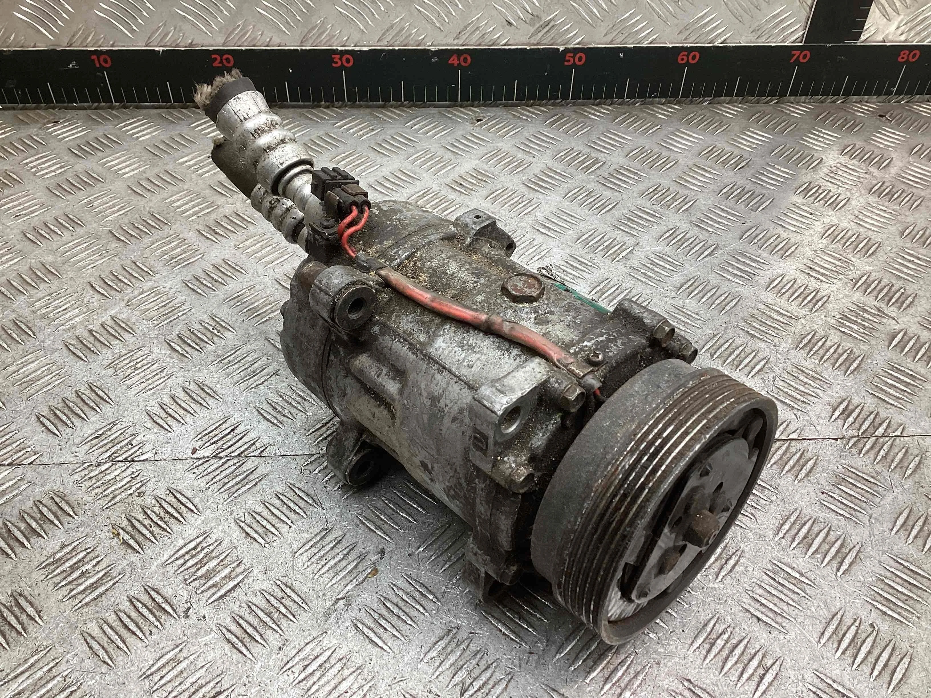 Компрессор кондиционера Volkswagen Passat Passat B4 (3A) 1993-1997 1996 1,9 Дизель