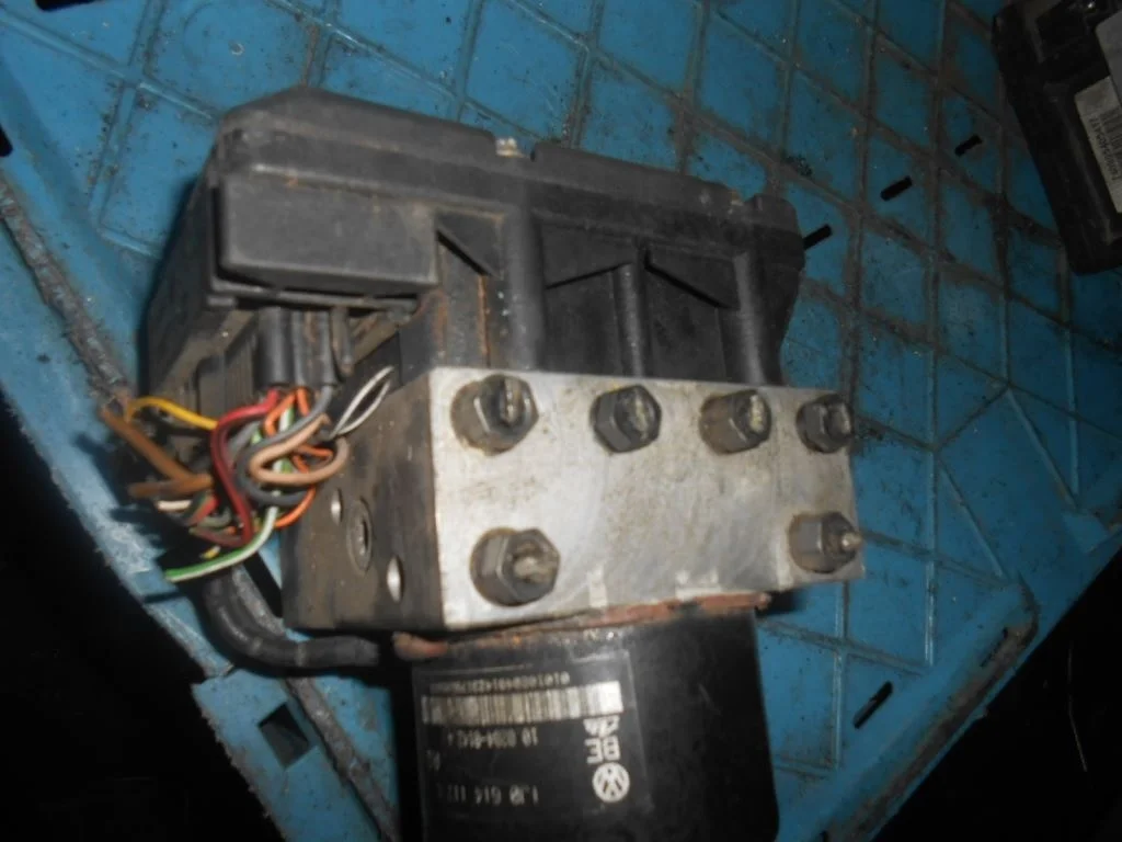 Блок ABS Volkswagen Golf Golf IV (1J) 1997-2004 1999