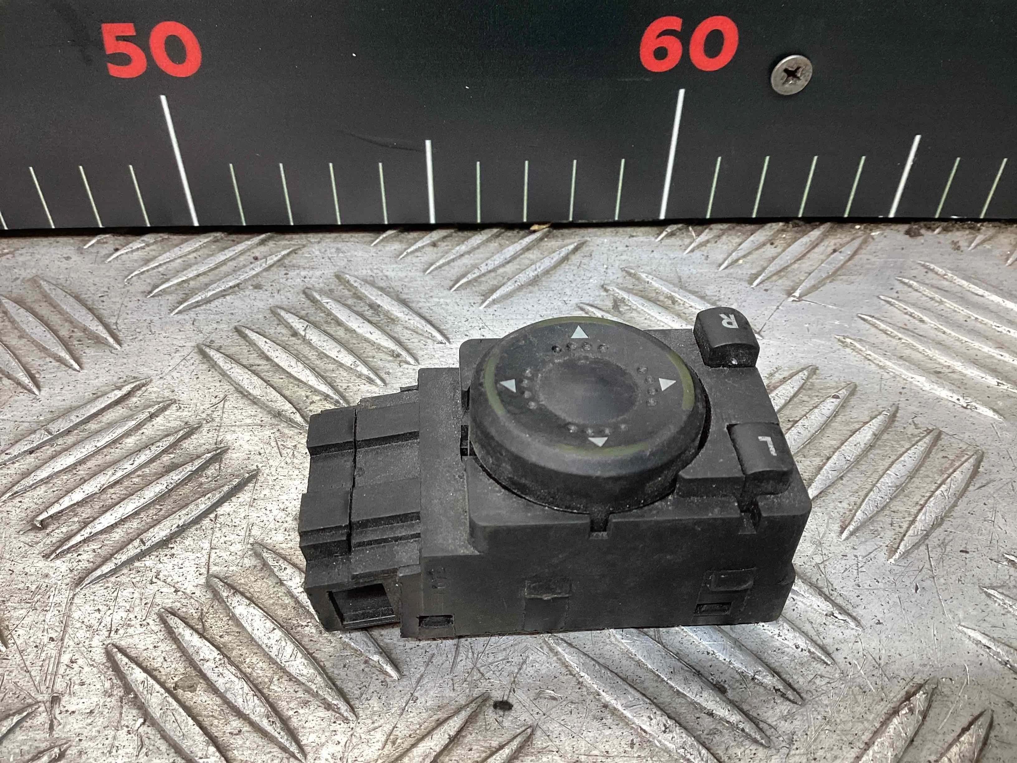 Блок управления зеркалами Volkswagen Passat Passat B5 (3B) 1996-2000 1999