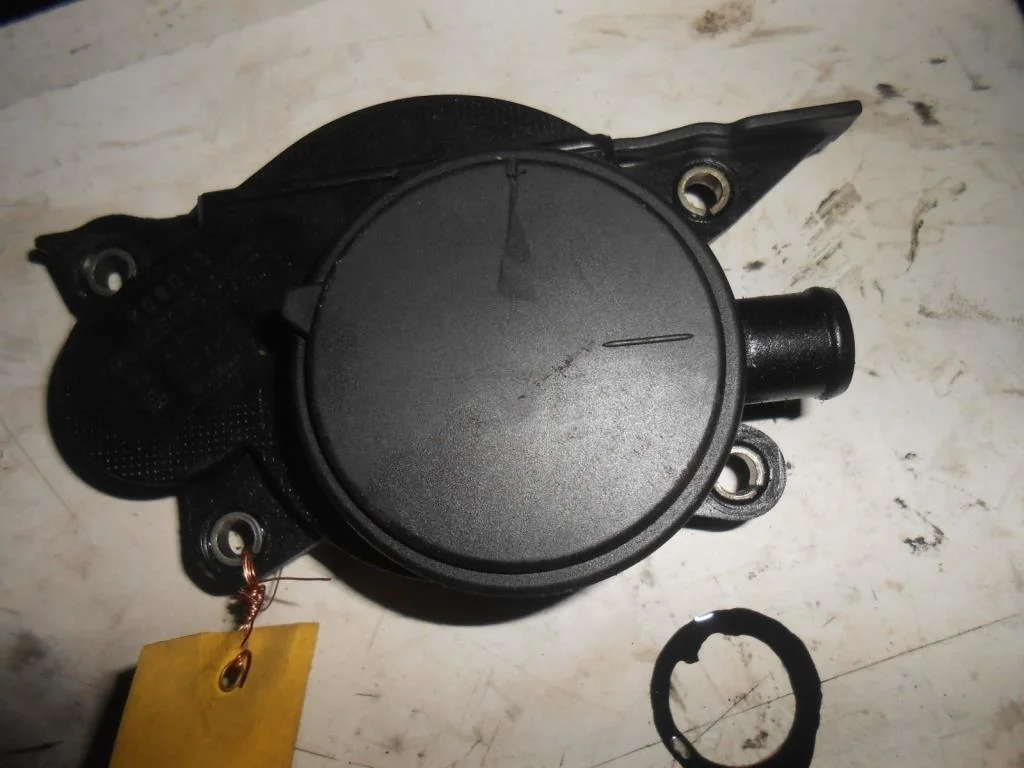 Патрубок вентиляции картера Mercedes C (W203) 2000-2004  2002 2,2 Дизель