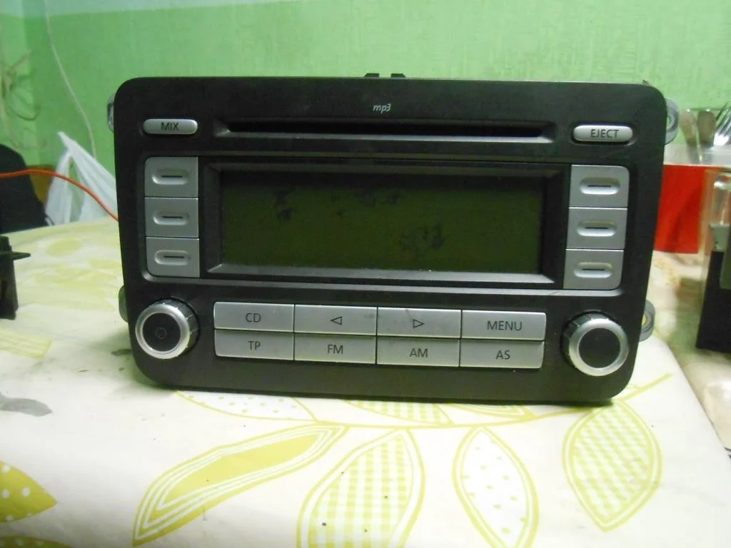 Магнитола Volkswagen Passat Passat B6 (3C) 2005-2010 2005 2,0 Дизель АКПП Седан.