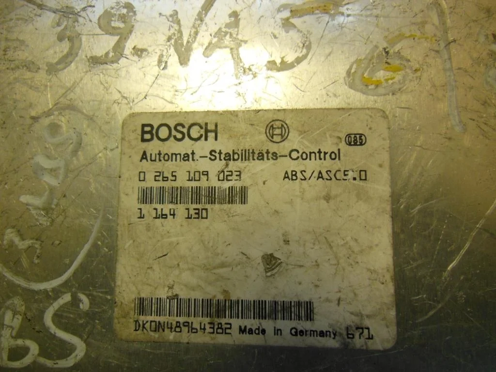 Блок управления ABS BMW 5-Series (E39) 1995-2000  1998 2,0 Бензин МКПП Седан.