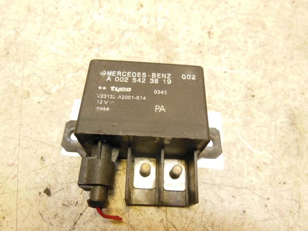 Блок управления аккумулятором (АКБ) Mercedes E (W210) 1999-2002 рестайлинг  2002 2,2 Дизель МКПП Седан.