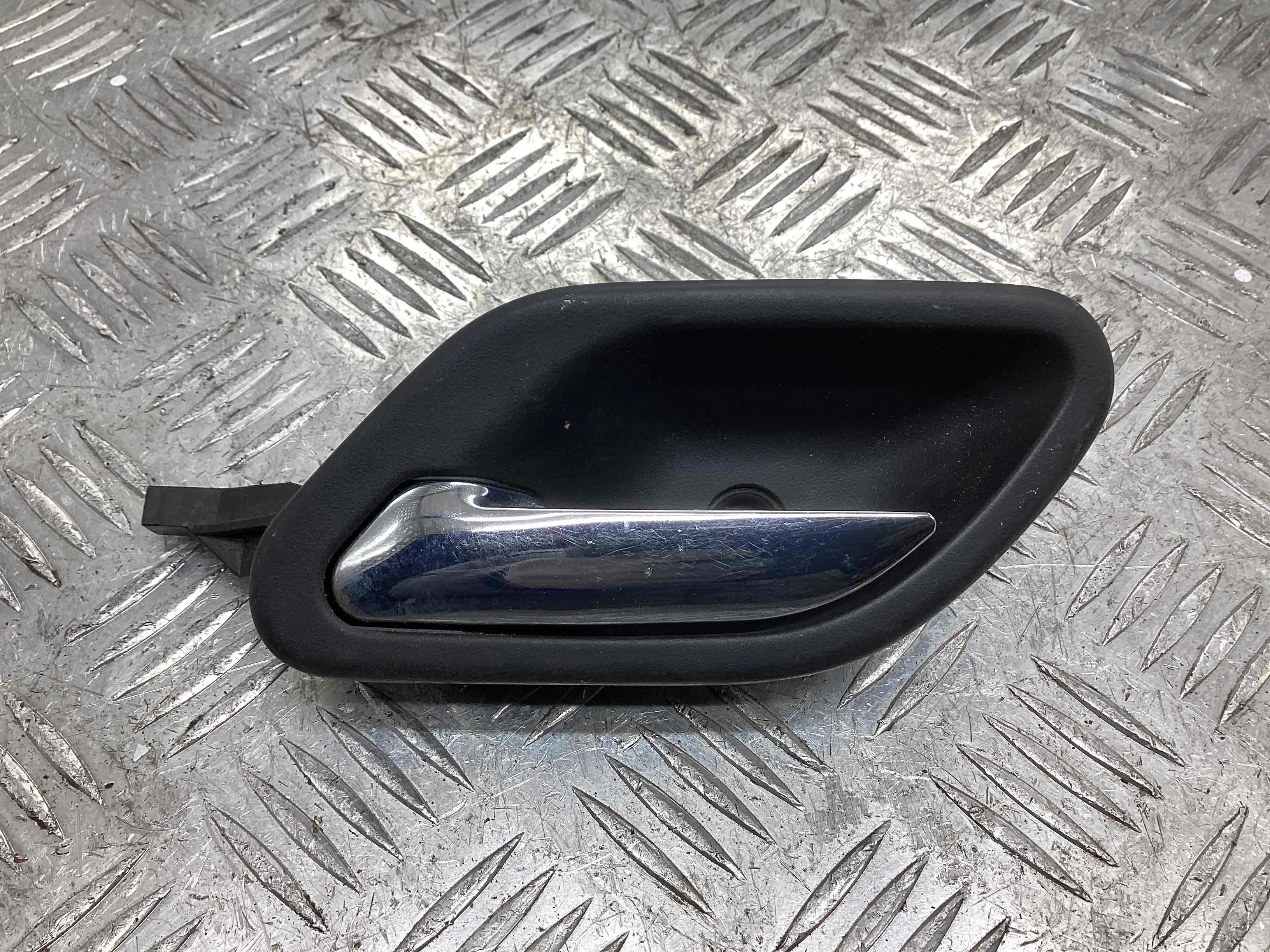 Ручка внутренняя передняя левая BMW 5-Series (E39) 2000-2004 рестайлинг  2002 3,0 Дизель АКПП Универсал.