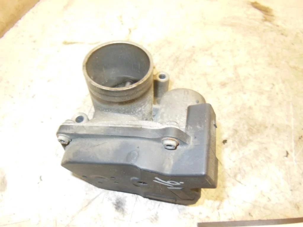 Заслонка дроссельная Skoda Fabia Fabia I (6Y) 2004-2007 рестайлинг 2006 1,2 Бензин МКПП Хэтчбек.