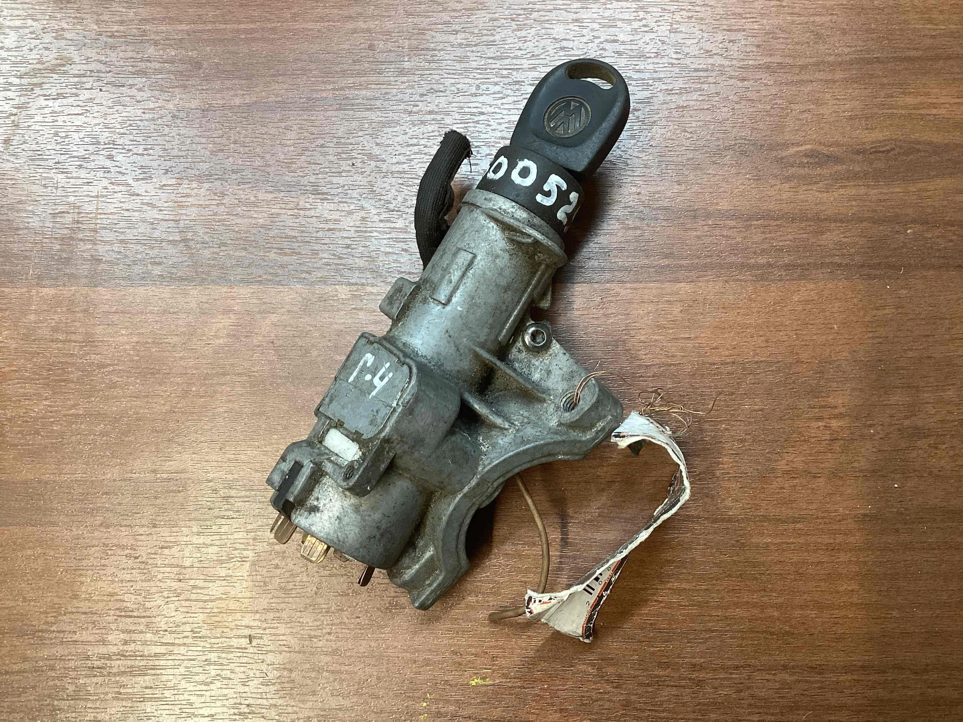 Замок зажигания Volkswagen Golf Golf IV (1J) 1997-2004 1998 1,6 Бензин МКПП Хэтчбек.