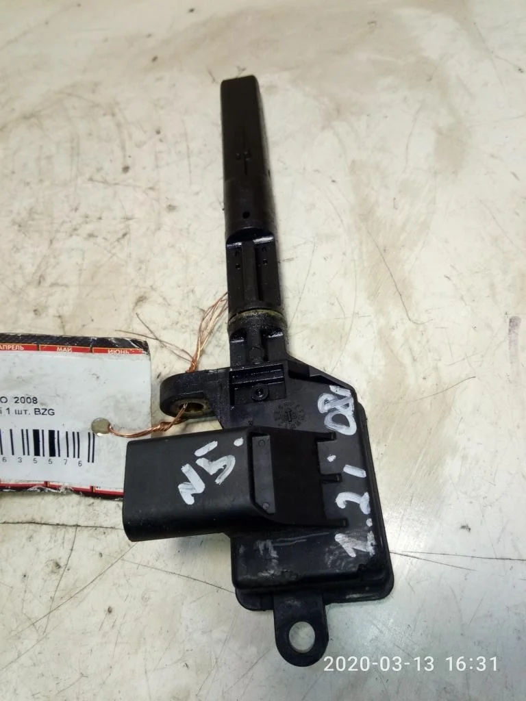 Датчик уровня масла Volkswagen Polo Polo IV (9N) 2005-2009 рестайлинг 2008 1,2 Бензин МКПП Хэтчбек.