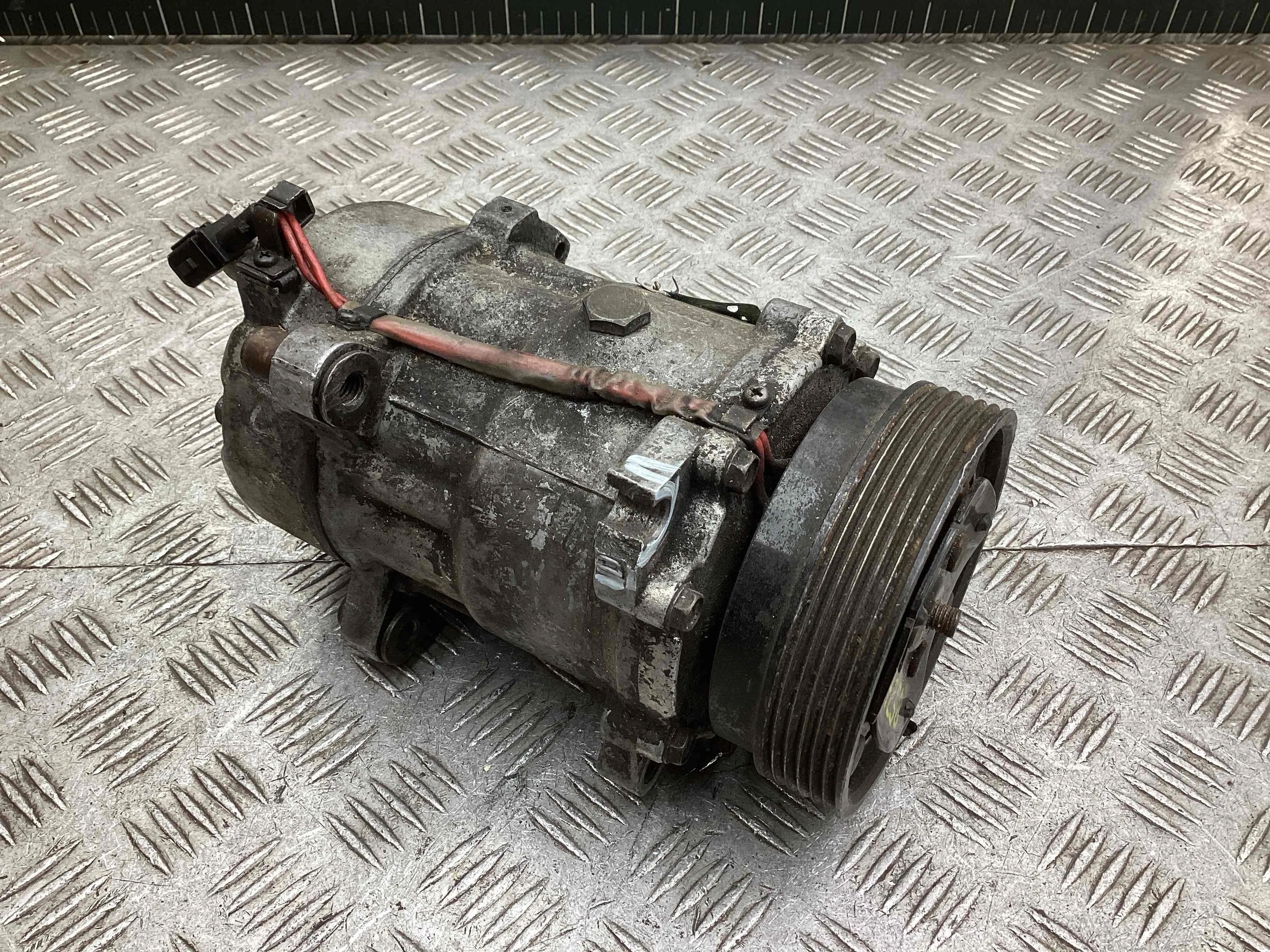 Компрессор кондиционера Volkswagen Golf Golf III (1H) 1991-1997 1994