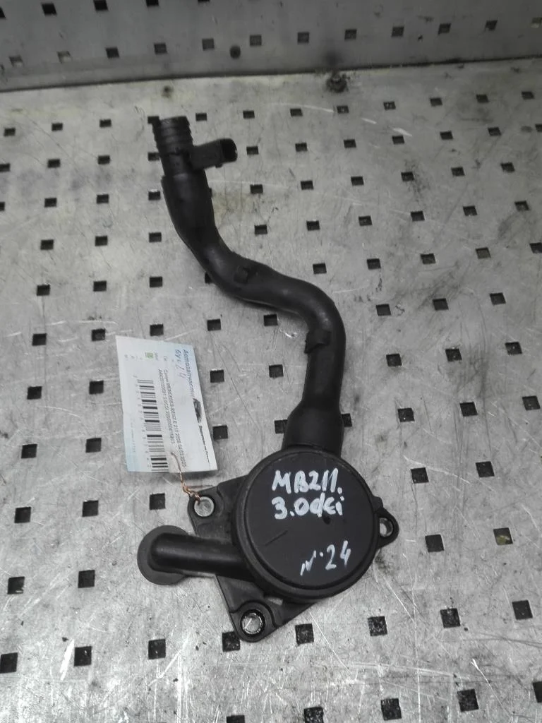 Маслоотделитель (сапун) Mercedes E (W211) 2002-2006  2006 3,0 Дизель