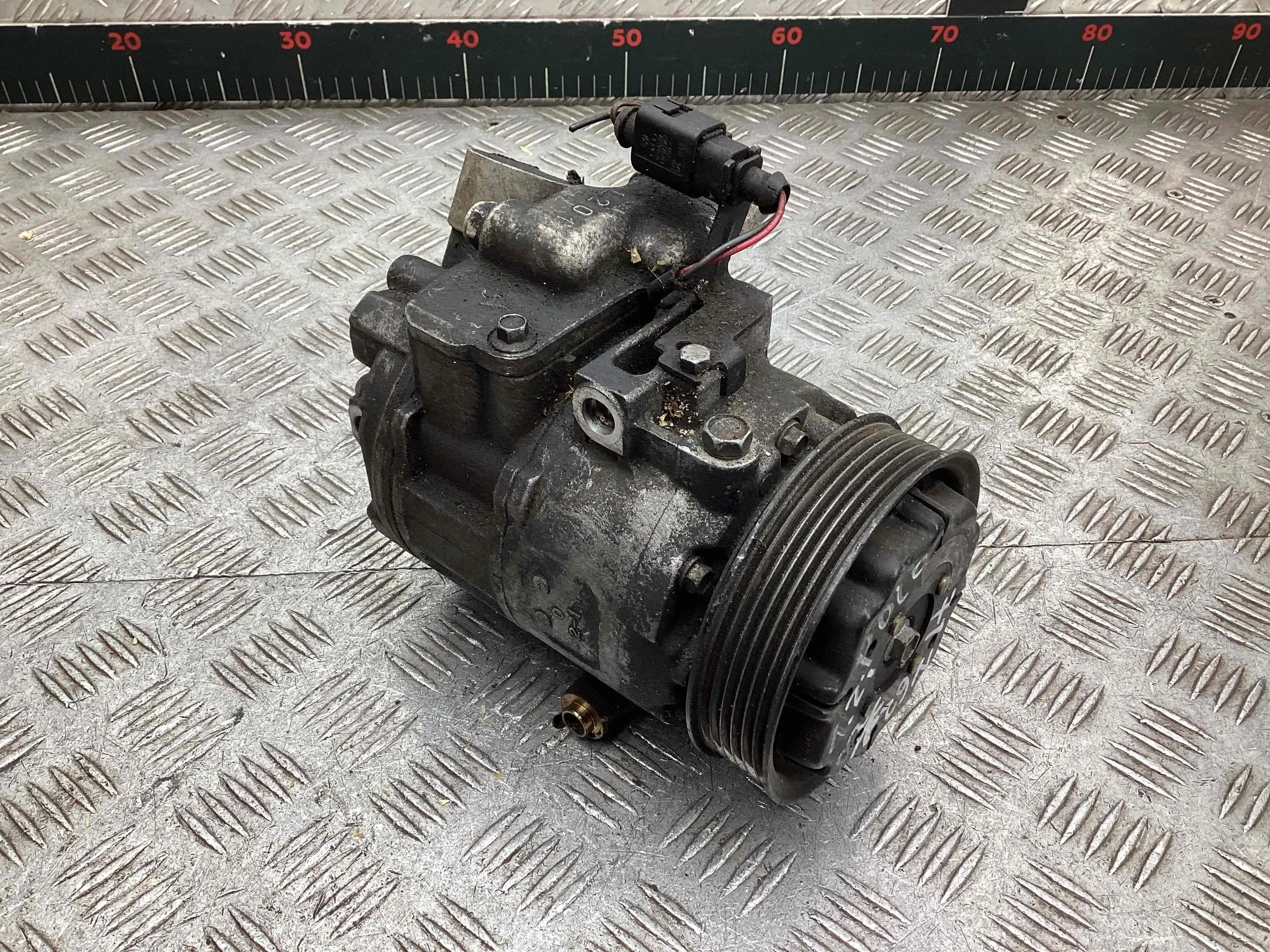 Компрессор кондиционера Volkswagen Polo Polo IV (9N) 2001-2005 2003 1,2 Бензин