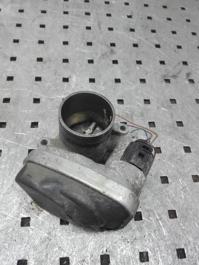 Заслонка дроссельная Volkswagen Polo Polo IV (9N) 2001-2005 2002 1,2 Бензин МКПП Хэтчбек.