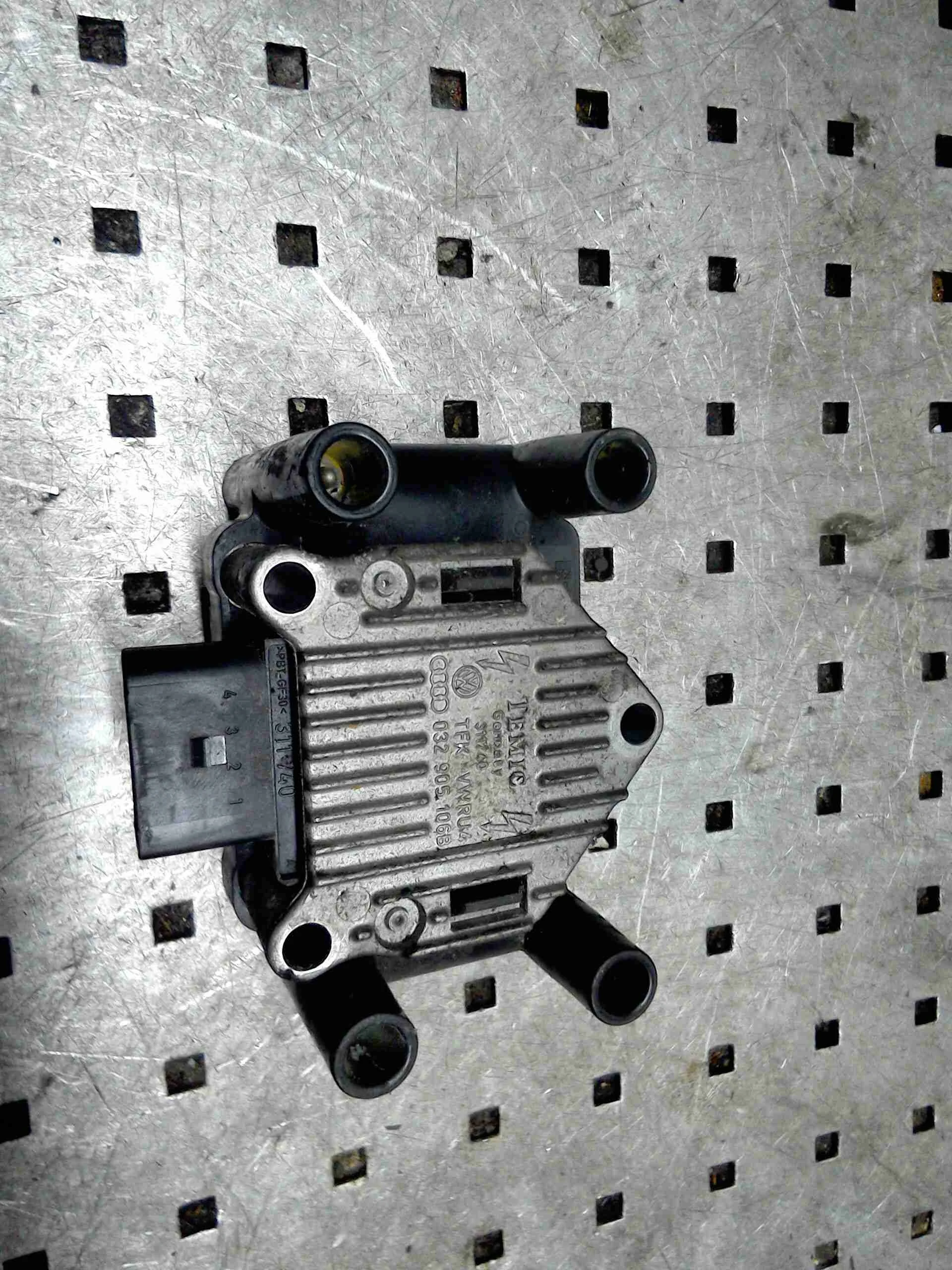 Катушка зажигания Volkswagen Golf Golf IV (1J) 1997-2004 2001 1,4 Бензин МКПП Хэтчбек.