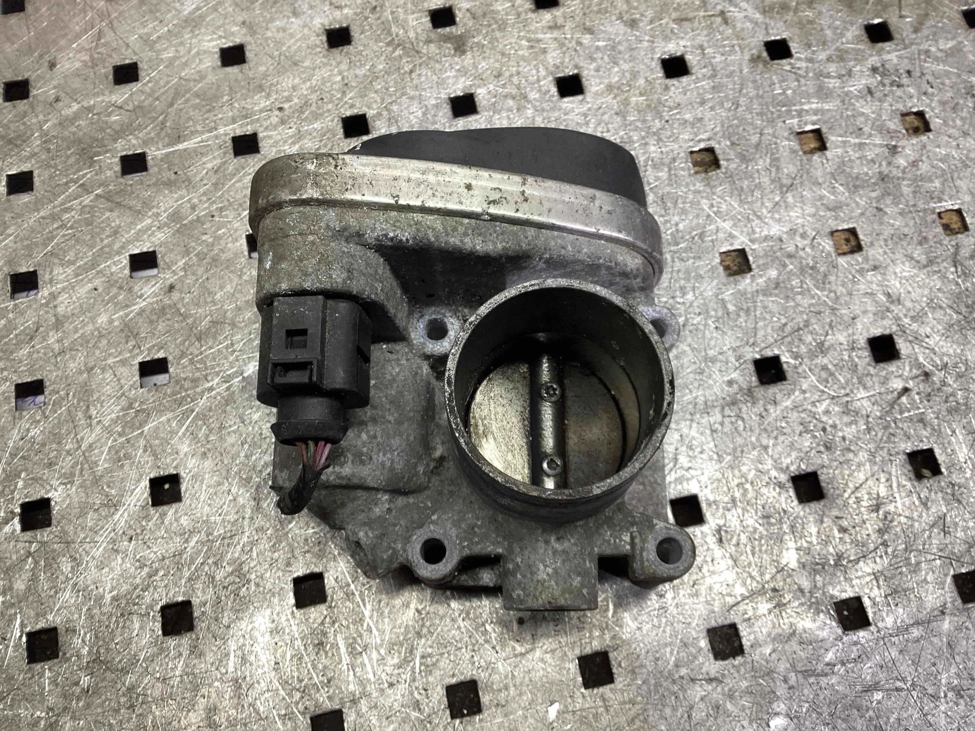 Заслонка дроссельная Volkswagen Polo Polo IV (9N) 2001-2005 2003 1,2 Бензин