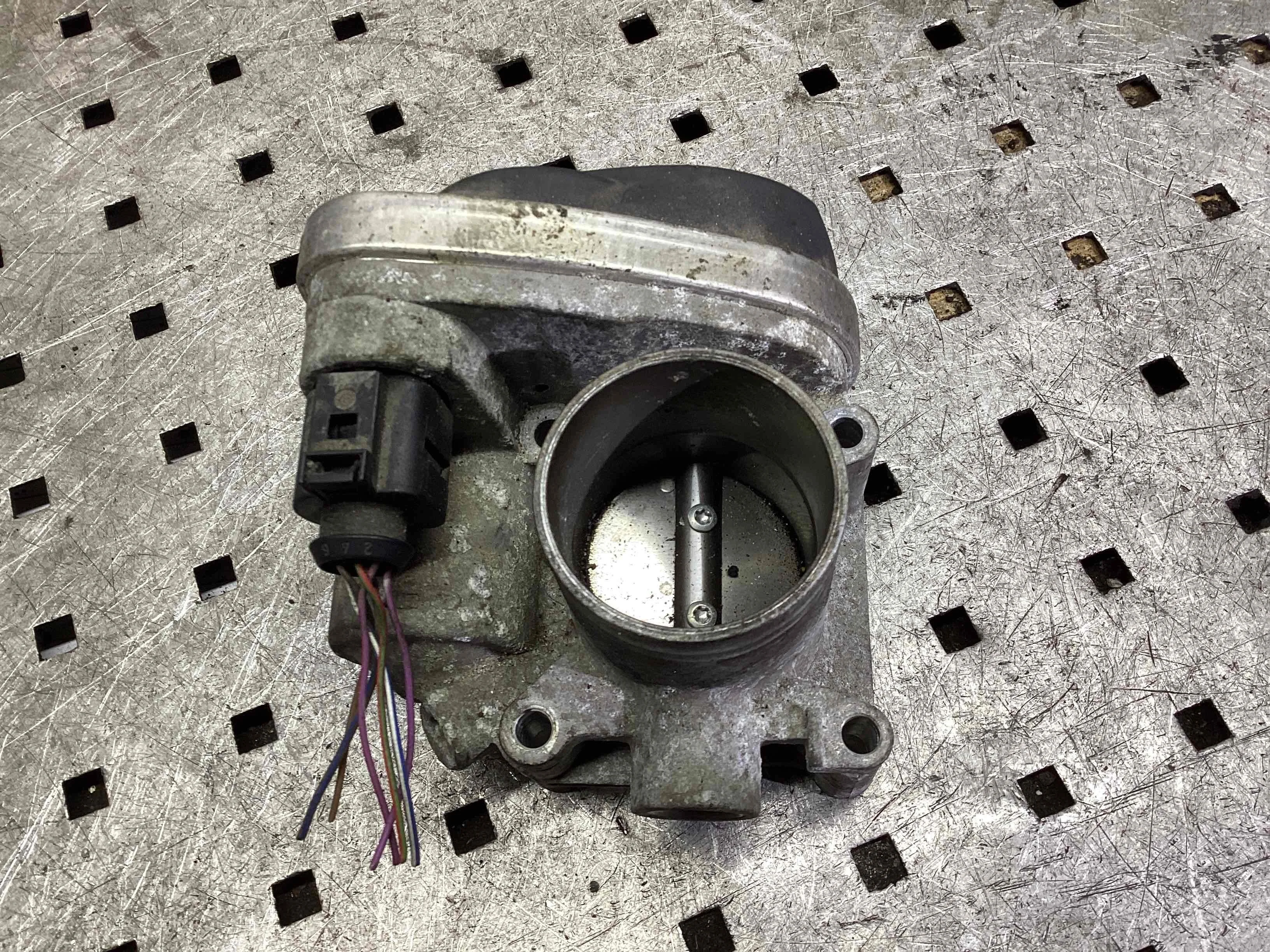 Заслонка дроссельная Volkswagen Polo Polo IV (9N) 2001-2005 2005 1,2 Бензин