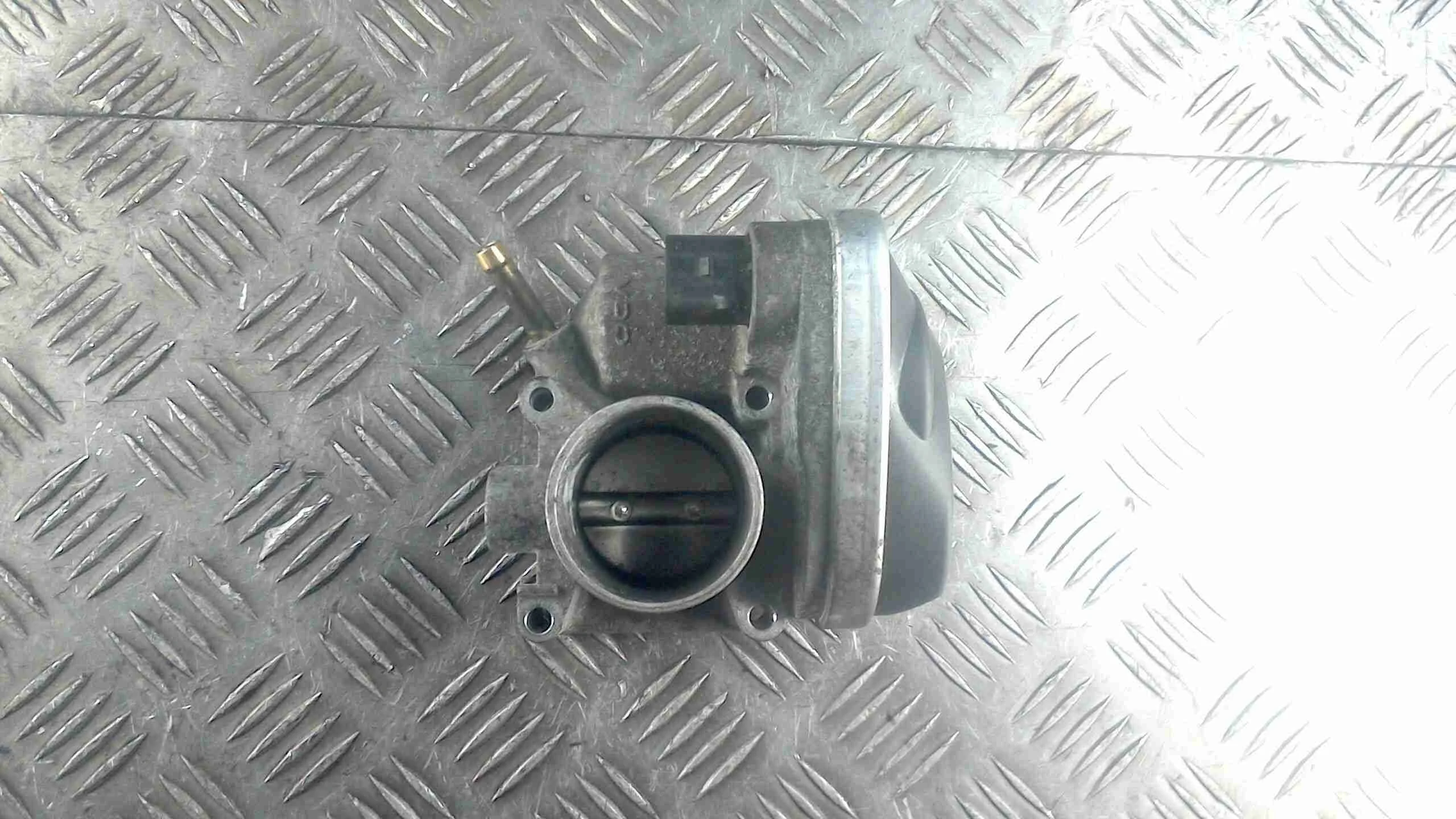 Заслонка дроссельная Volkswagen Golf Golf IV (1J) 1997-2004 2002 1,4 Бензин