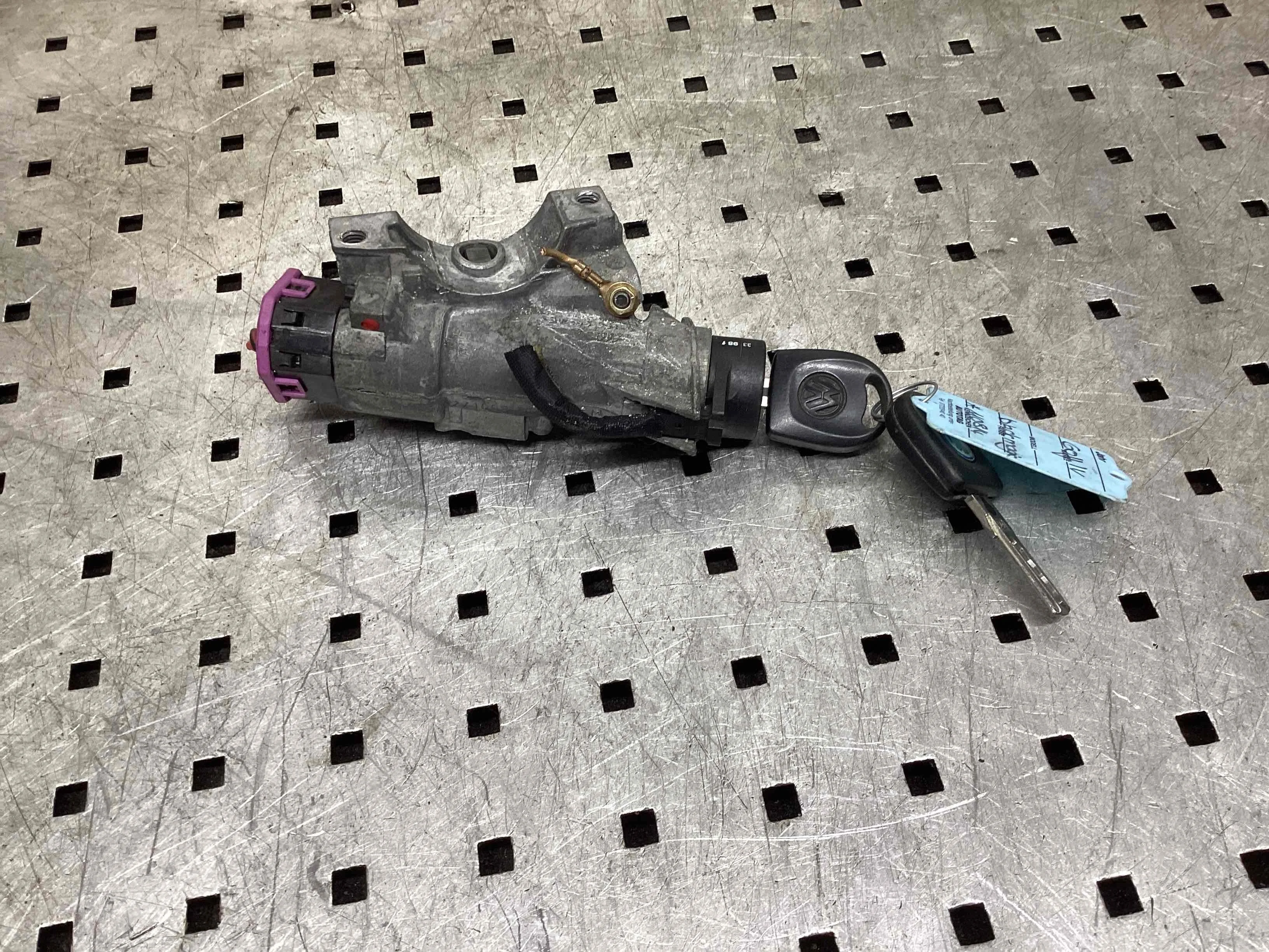 Замок зажигания Volkswagen Golf Golf IV (1J) 1997-2004 2000 1,6 Бензин МКПП Хэтчбек.