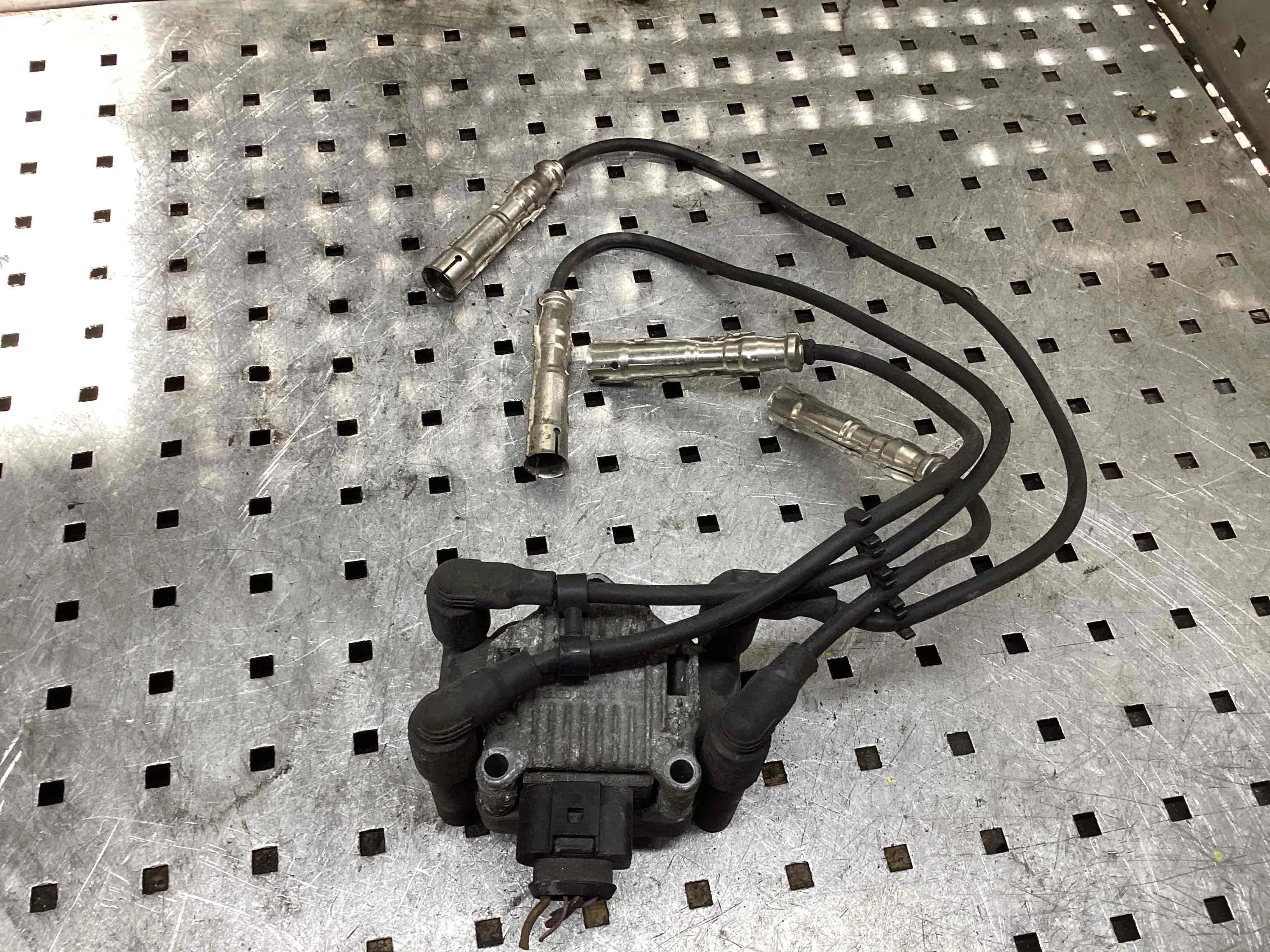 Катушка зажигания Volkswagen Golf Golf IV (1J) 1997-2004 1999 1,6 Бензин МКПП Хэтчбек 5дв.